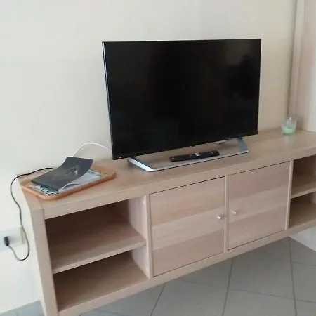 Iris, Turistico Apartamento *
